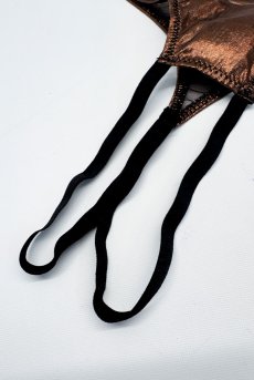 画像18: 先行予約 5％OFF｜Soranna top & crotchless thong｜ブラ＆クロッチレスタンガ2点セット（ワイヤーあり・オープンクロッチ・ブロンズゴールド） | Obsessive 高級Sexyランジェリー【サイズ交換NG・メール便対象】輸入下着・ランジェリー   (18)