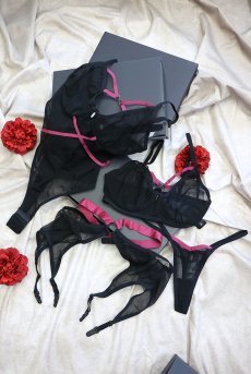 画像24: Novenes 3-pcs set｜ブラ＆ガーターベルト＆タンガ3点セット（ワイヤーあり・シースルー・ブラック） | Obsessive 高級Sexyランジェリー【即日発送・サイズ交換NG・メール便対象】輸入下着・ランジェリー   (24)