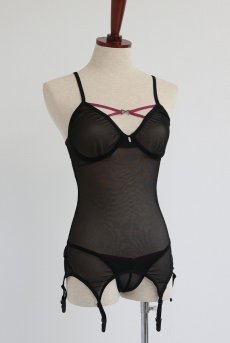 画像18: Novenes corset| ガーターベルト付きコルセット＆タンガ2点セット（ワイヤーあり・ブラック）   | 高級Sexyランジェリー Obsessive【即日発送・サイズ交換NG・メール便対象】輸入下着・ランジェリー   (18)