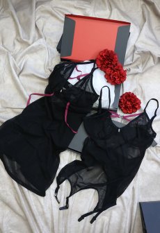 画像23: Novenes corset| ガーターベルト付きコルセット＆タンガ2点セット（ワイヤーあり・ブラック）   | 高級Sexyランジェリー Obsessive【即日発送・サイズ交換NG・メール便対象】輸入下着・ランジェリー   (23)