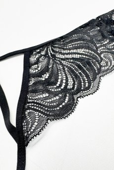 画像9: Divienne crotchless thong |クロッチレスタンガ（オープンクロッチ・シースルー・ブラック） | Obsessive 高級Sexyランジェリー【即日発送・サイズ交換NG・メール便対象】輸入下着・ランジェリー   (9)