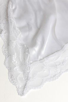 画像15: Weddya peniuar  |ガウン（ストレッチサテン×レース・白） | Obsessive 高級Sexyランジェリー【即日発送・サイズ交換NG・メール便対象】輸入下着・ランジェリー   (15)