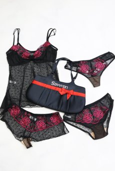 画像4: 数量限定｜PERFECT-Xmas-set-N｜X'masコフレ｜手提げバッグ＆華やぎランジェリーセット｜キャミソール＆ショーツ3種類入り｜ブラック・ローズ刺繍｜ Sawren サブレン【即日発送】輸入下着・高級ランジェリー(再入荷なし) (4)