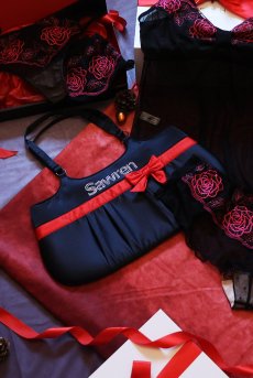 画像46: 数量限定｜PERFECT-Xmas-set-B｜X'masコフレ｜手提げバッグ＆華やぎランジェリーセット｜ベビードール＆ショーツ2種類入り｜ブラック・ローズ刺繍｜ Sawren サブレン【即日発送】輸入下着・高級ランジェリー(再入荷なし) (46)