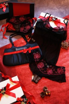 画像6: 数量限定｜PERFECT-Xmas-set-N｜X'masコフレ｜手提げバッグ＆華やぎランジェリーセット｜キャミソール＆ショーツ3種類入り｜ブラック・ローズ刺繍｜ Sawren サブレン【即日発送】輸入下着・高級ランジェリー(再入荷なし) (6)