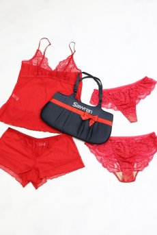画像5: 数量限定｜SCANDAL-Xmas-set-N｜X'masコフレ｜手提げバッグ＆華やぎランジェリーセット｜キャミソール＆ショーツ3種類入り｜レッド・赤｜Sawrenサブレン輸入下着・高級ランジェリー（再入荷なし） (5)