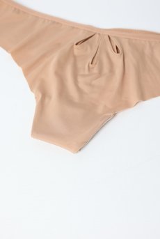 画像9: 在庫限り｜MALAGA thong  | タンガ・Tバックショーツ・シームレス・スキンベージュ | Sawren サブレン【即日発送・サイズ交換NG・メール便対象】輸入下着・高級ランジェリー  (9)
