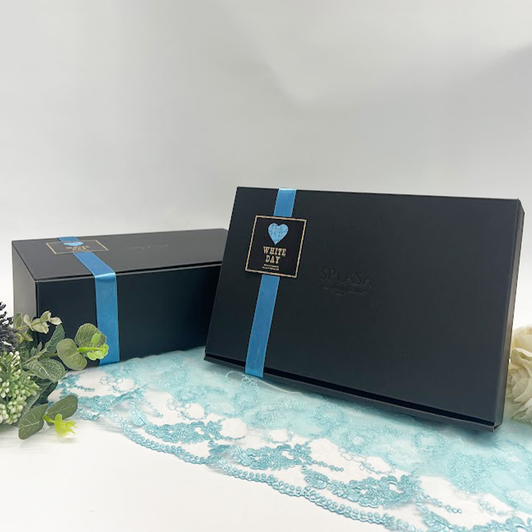  エレガントなホワイトBOX