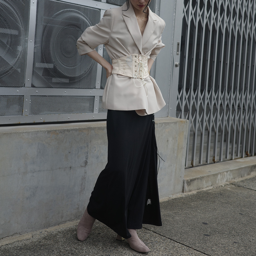 Corset Comeback！秋のコルセットで格上げStyle｜スタッフおすすめをクローゼットから！SPLASH