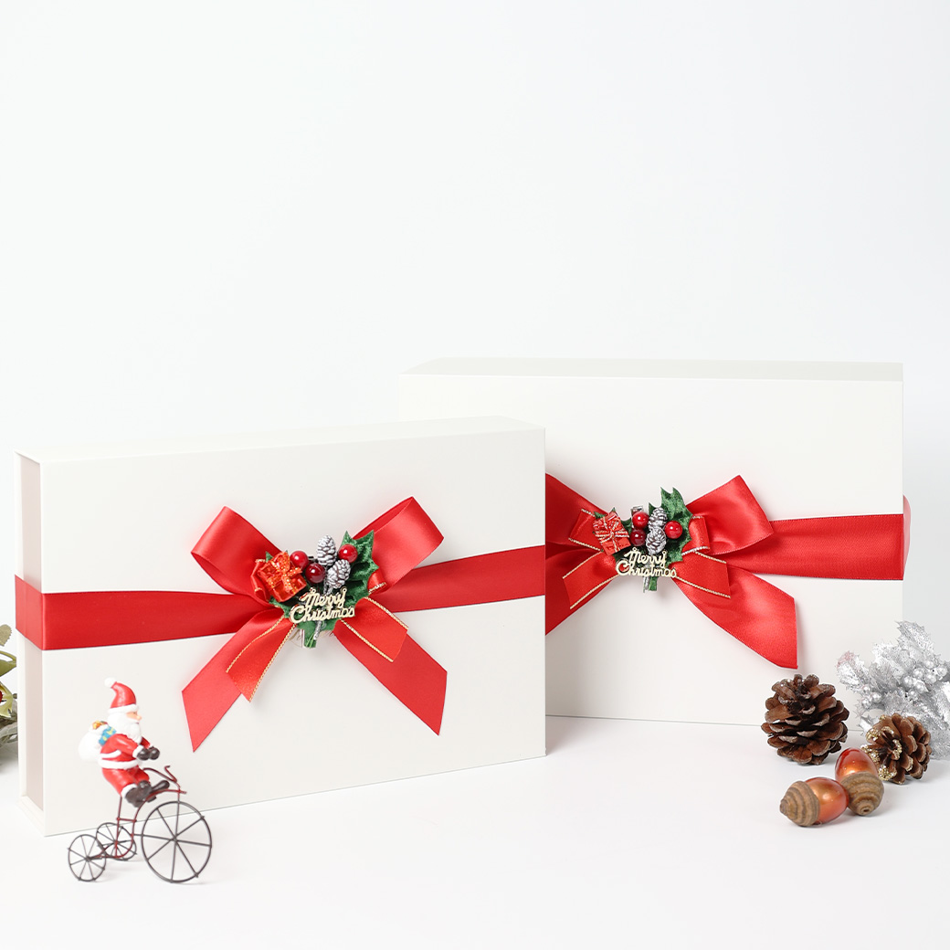  エレガントなホワイトBOX