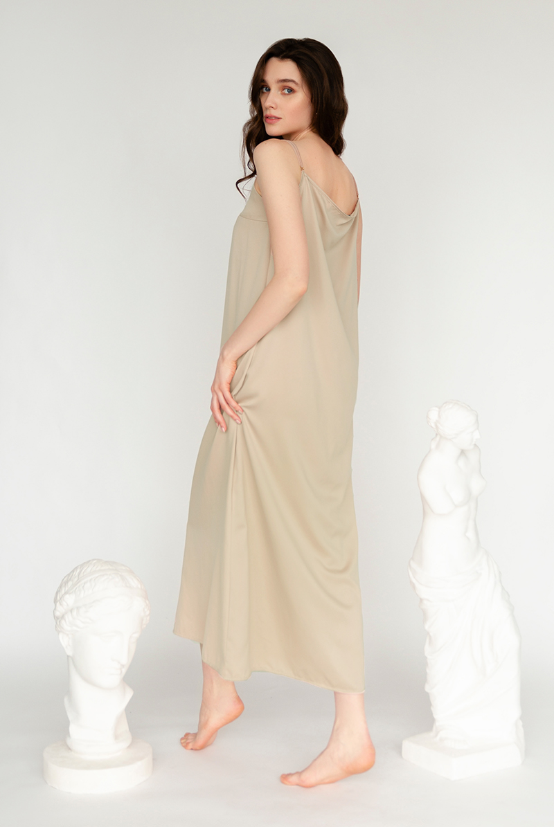 La Musa ラミューザ ドレス Eveningwear Collection　モデル画像
