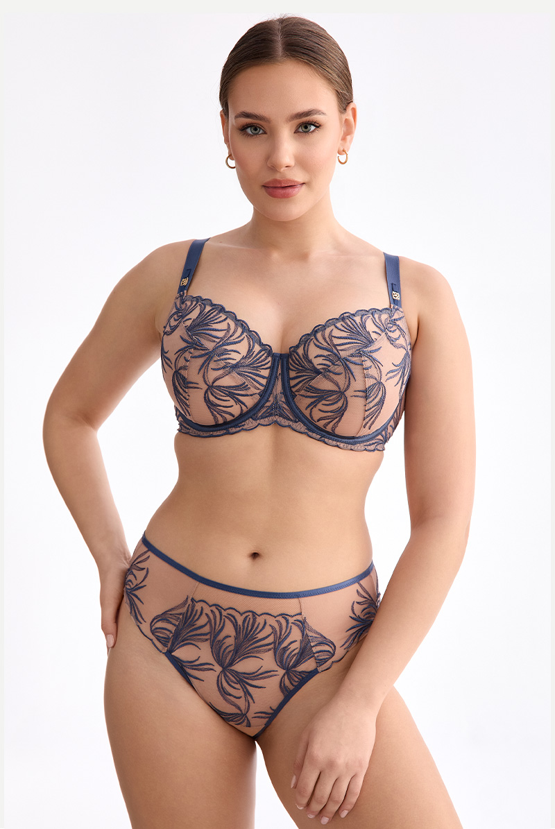 ewabian Soft braPALMER エヴァビアン モデル画像