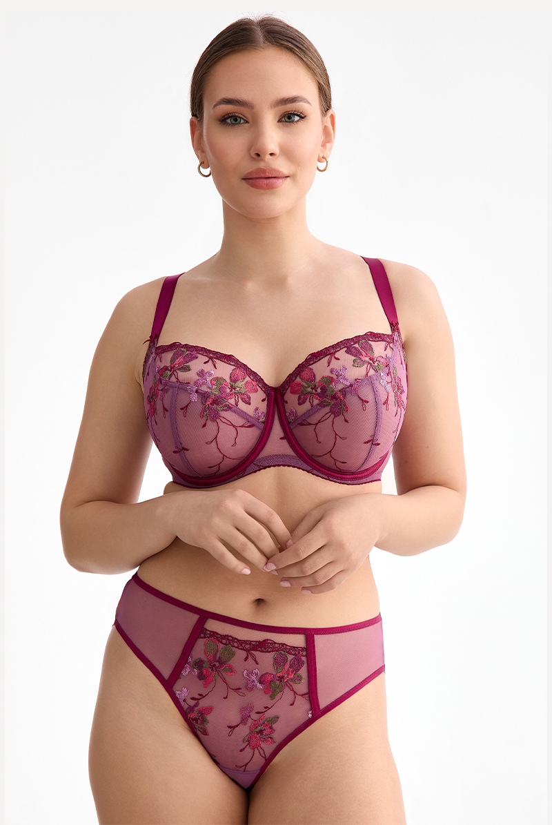 ewabian　ブラジリアンショーツ KARMELA　エヴァビアン 　モデル画像