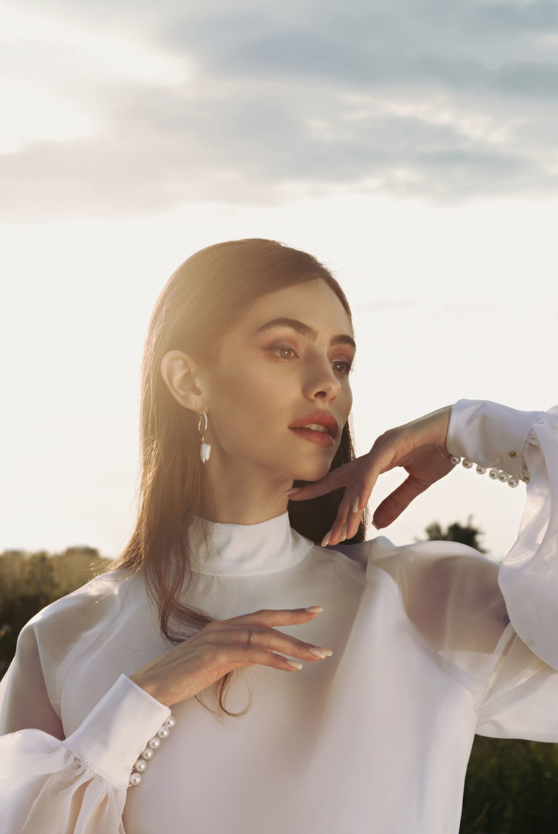 画像8: 【サンプル特別価格】White Cloud Bodysuit|ボディ・シースルー・ホルターネック・パール|ギフトBOX入り|未発表モデル・サンプル・見本品|LA MUSA ラミューザ【即日発送・サイズ交換NG】輸入下着・ 高級ランジェリー   (8)