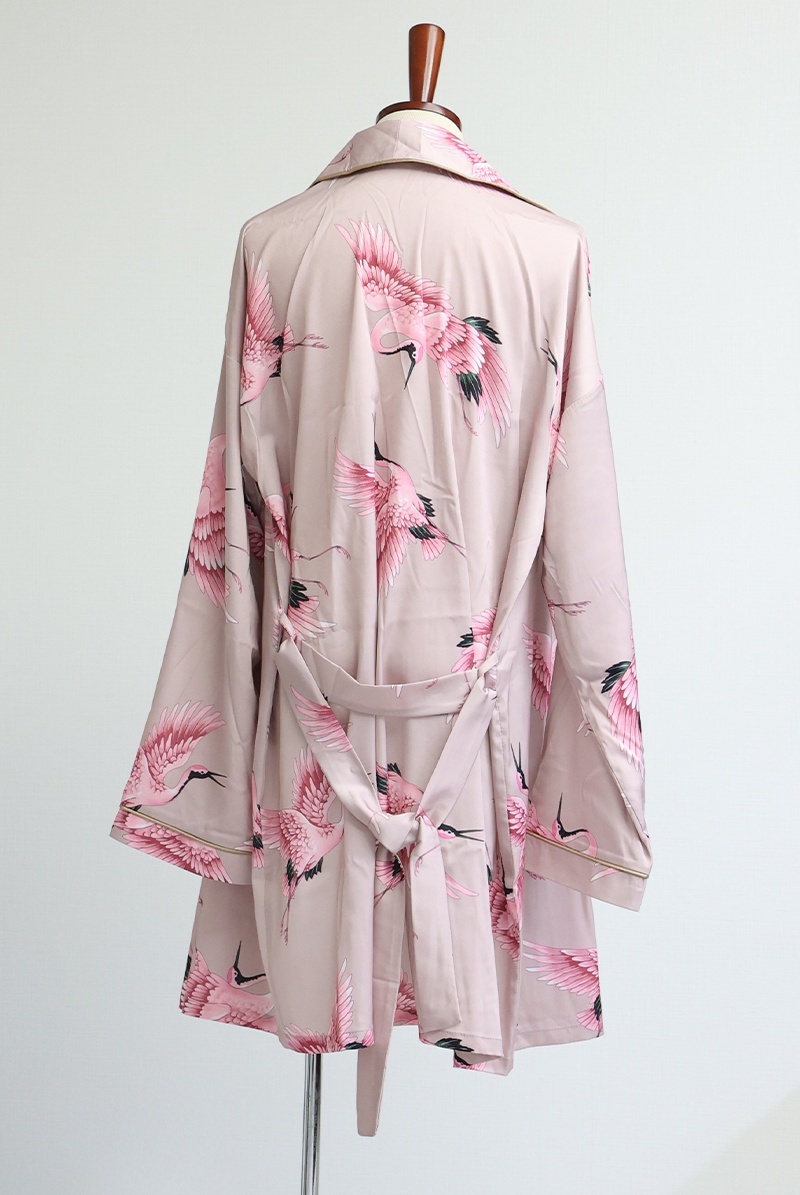 画像4: 【サンプル特別価格】Rose Gold Bird Kimono Robe|ラウンジウェア・ガウン・ウエストベルト付き|ギフトBOX入り|鶴柄プリント・未発表モデル・サンプル・見本品|LA MUSA ラミューザ【即日発送・サイズ交換NG】輸入下着・ 高級ランジェリー   (4)
