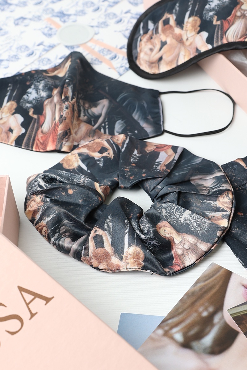 画像4: 【サンプル特別価格】Primavera Travel Set|トラベル4点セット・アイマスク・シュシュ・マスク・巾着ポーチ|ギフトBOX入り|プリマヴェーラ柄・未発表モデル・サンプル・見本品|LA MUSA ラミューザ【即日発送・サイズ交換NG】輸入下着・ 高級ランジェリー   (4)