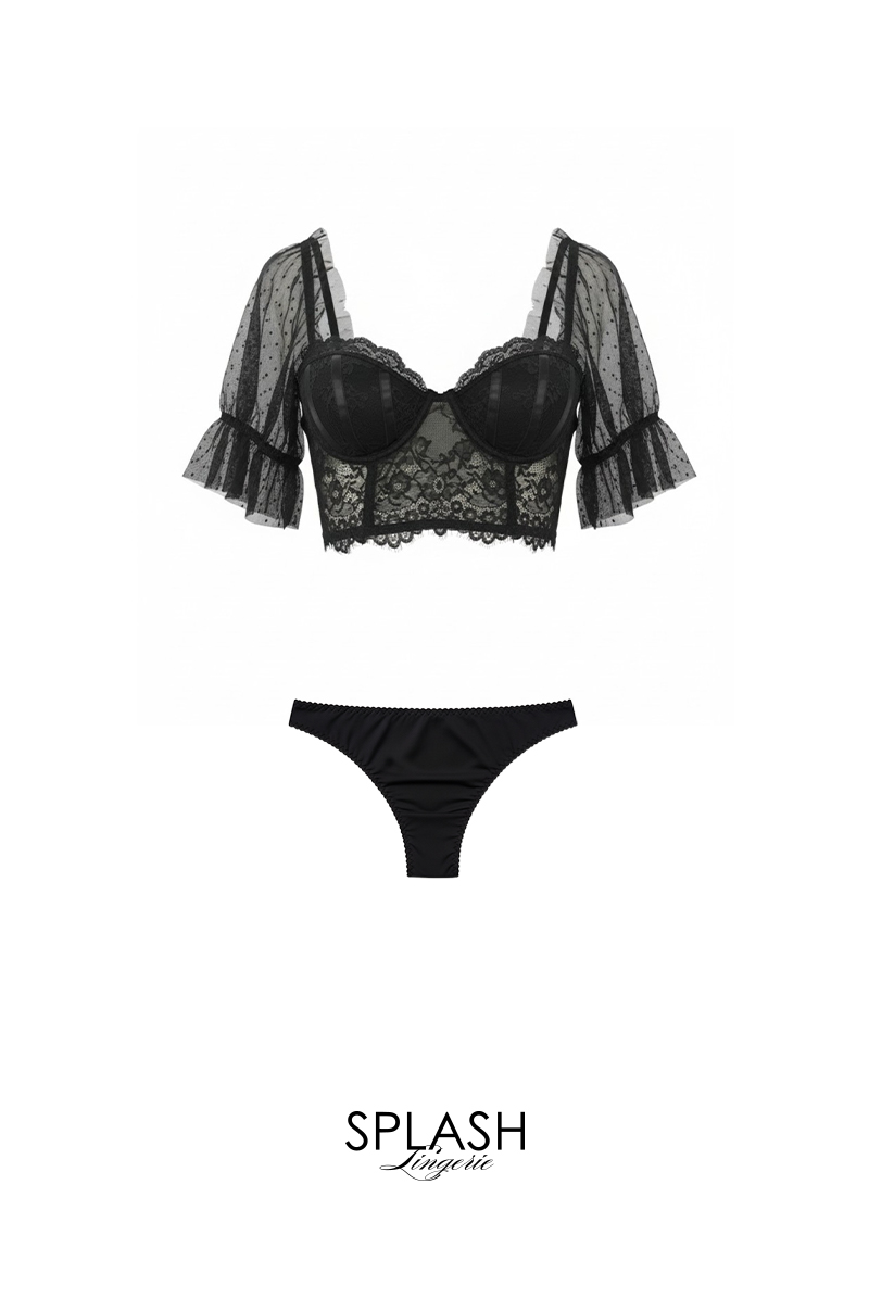 レースと艶の共演、エレガンスへの誘い。